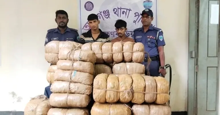 আটককৃত দুইজন ব্যক্তি